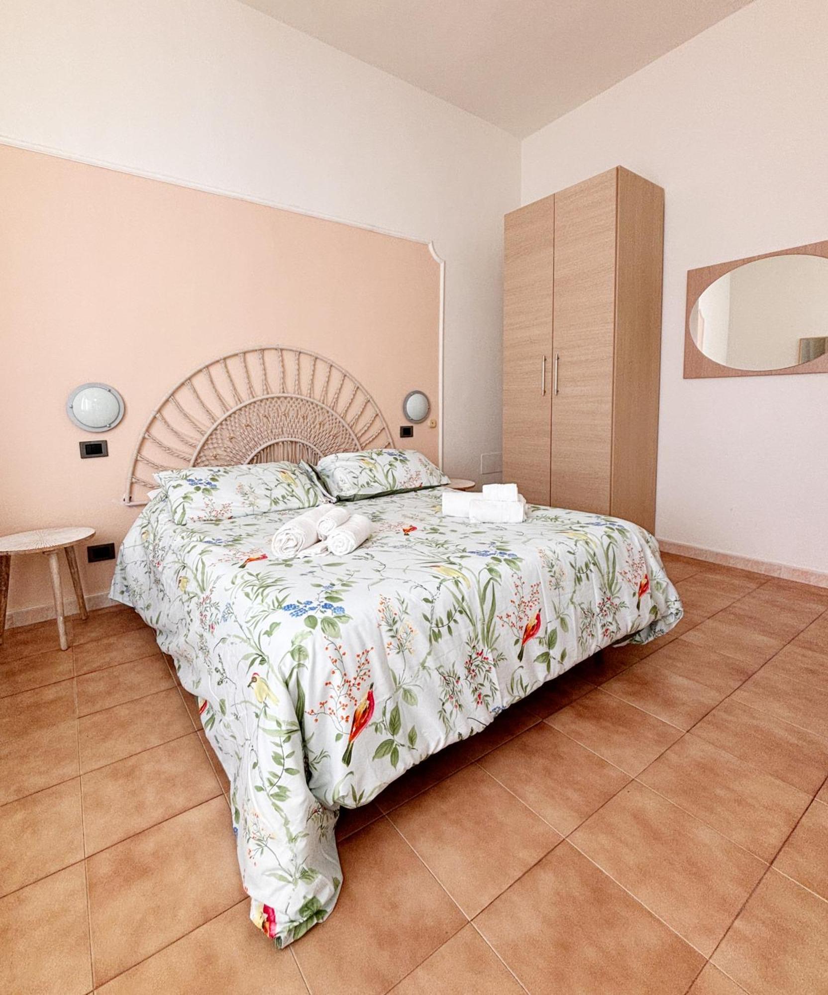 לינה וארוחת בוקר וירג'יו A Casa Di Mario E Nene מראה חיצוני תמונה